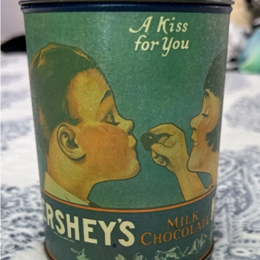 Vintage Milk‎ Chocolate Tin - Black